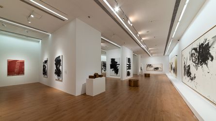 Exhibition view: Huang Rui: Ways of Abstraction, UCCA Beijing (25 September–19 December 2021). Courtesy UCCA Center for Contemporary Art.
