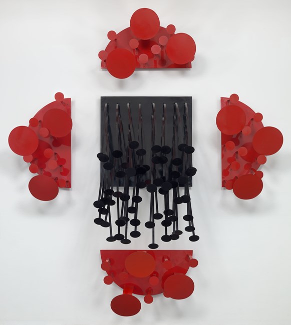 Red and Black Amazonino (Amazonino Vermelho e Preto) by Lygia Pape contemporary artwork