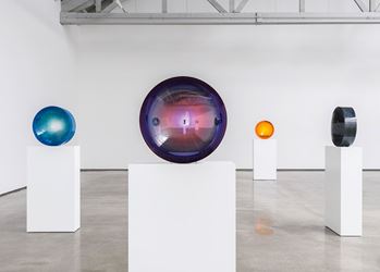 Exhibition view: Fred Eversley, Chromospheres, David Kordansky Gallery, Los Angeles (12 January–2 March 2019). Courtesy David Kordansky Gallery, Los Angeles. 