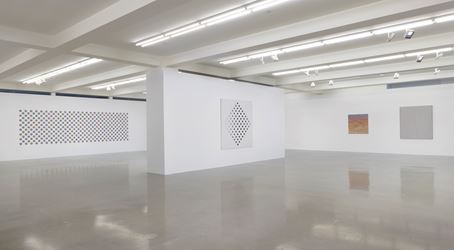Exhibition view: Bridget Riley, Painting Now, Sprüth Magers, Los Angeles (16 November 2018–26 January 2019). Courtesy Sprüth Magers.