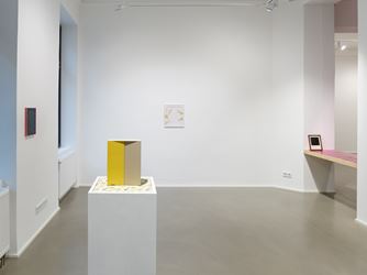 Exhibition view: Fergus Feehily, Non-Standard-Time, Galerie Christian Lethert, Cologne (12 April–28 June 2019). Courtesy Galerie Christian Lethert.