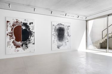 Exhibition view: Christopher Wool, Xavier Hufkens, St-Georges, Brussels (2 June–30 July 2022). Courtesy Xavier Hufkens. Photo: HV-studio.
