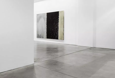 Exhibition view: Pat Steir, Self Portrait Installation: 1987-2018 and Paintings, Galerie Thomas Schulte, Berlin (28 April–30 June 2018). Courtesy Galerie Thomas Schulte. Photo: ©hiepler, brunier,