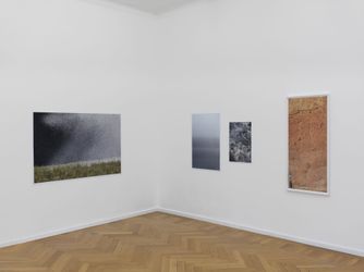 Exhibition view: Peter Piller, different degrees of completeness, Galerie Barbara Wien, Berlin, (11 September–6 November 2021). Courtesy Barbara Wien.