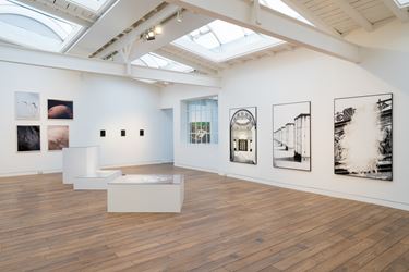 Exhibition view: Group Exhibition, Picturing Realities: Constructed, Cropped and Reassembled, Beck & Eggeling International Fine Art, Düsseldorf (2 February–7 April 2018). Courtesy Beck & Eggeling International Fine Art.