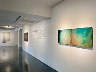 Exhibition view: Robert Yasuda, Transparent and Translucent, Sundaram Tagore Gallery, Singapore (10 June–19 August 2023). Courtesy Sundaram Tagore.