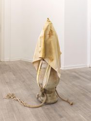 Exhibition View: Dan Lie, Remains Remembering, Barbara Wein, Berlin (25 April–9 August 2024). Courtesy Barbara Wein.