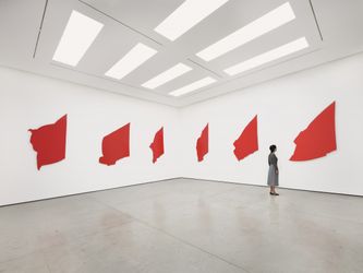 Exhibition view: Imi Knoebel, Green Flags, White Cube, Hong Kong (18 January–11 March 2023). Courtesy White Cube. 