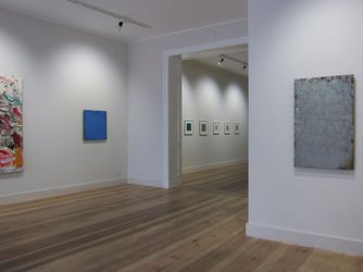 Exhibition view: Group exhibition, Joseph Marioni, Michael Toenges, Peter Tollens: Three Painters, Galerie Albrecht, Berlin (31 July–25 September 2021). Courtesy Galerie Albrecht. 