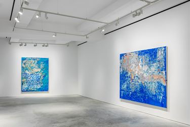 Exhibition view: Mark Bradford, Hauser & Wirth, Hong Kong (27 March–12 May 2018). © Mark Bradford. Courtesy the artist and Hauser & Wirth. Photo: JJYPHOTO.