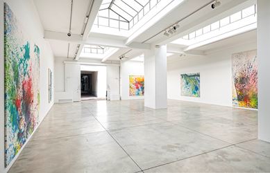 Exhibition view: Shozo Shimamoto, Cardi Gallery, Milan (19 February–18 December 2020). Courtesy Cardi Gallery.