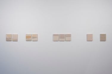 Exhibition view: Joël Andrianomearisoa, Les saisons de mon coeur, Sabrina Armani Gallery, Madrid (14 September–25 November 2017). Courtesy Sabrina Armani Gallery.