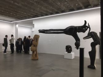 Exhibition view: Étienne-Martin, Dumonteil Contemporary, Paris (22 October–3 December 2022). Courtesy Dumonteil Contemporary.  