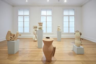 Exhibition view: Phillip King, Colour on Fire & Ceramics 1995-2017, Thomas Dane Gallery, London (29 November 2017–17 February 2018). Courtesy Thomas Dane Gallery.