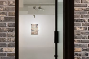 Exhibition view: Anri Sala, Noli Me Tangere,Esther Schipper, Seoul (21 March–11 May 2024). Courtesy the artist and Esther Schipper, Berlin/ Paris/Seoul. Photo: Andrea Rossetti