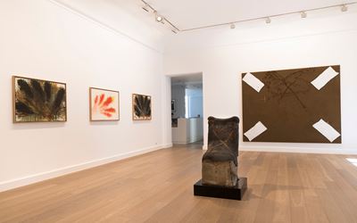 Jannis Kounellis, Arnulf Rainer, Antoni Tàpies, Trio, 2016, Exhibition view. Courtesy Galerie Lelong, Paris. 