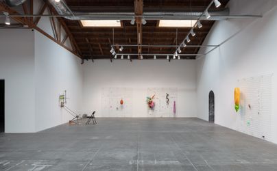 Exhibition view: Mika Rottenberg, Hauser & Wirth, Los Angeles (23 June–2 October 2022). © Mika Rottenberg. Courtesy the artist and Hauser & Wirth. Photo: Zak Kelley.