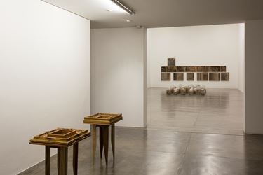 Exhibition view, Marcelo Silveira, Ponto de Convergência, 2016, Galeria Nara Roesler, Rio de Janeiro. Photography: Everton Ballardin.