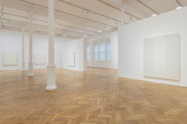 Exhibition view: Group Exhibition, At the Edge of Things: Baer, Corse, Martin, Pace Gallery, London (7 June–14 August 2019). Courtesy Pace Gallery.