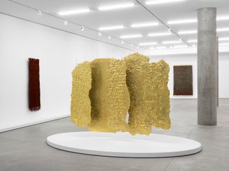 Exhibition view: Olga de Amaral, The Elements, Lisson Gallery, West 24th Street, New York (2 November–18 December 2021). Courtesy Lisson Gallery.