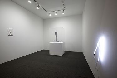 Exhibition view: Daniel Firman, Infra Gravity, CHOI&LAGER Gallery, Seoul (17 September–17 November 2017). Courtesy CHOI&LAGER Gallery.