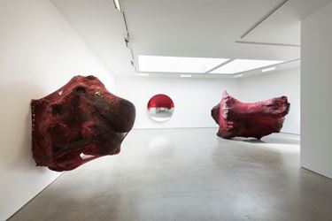 Exhibition view: Anish Kapoor, Lisson Gallery, London (31 March–6 May 2017). Courtesy Lisson Gallery, London.