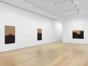 Exhibition view: Yun Hyong-keun, David Zwirner, 20th Street, New York (17 January–7 March 2020). Courtesy David Zwirner.