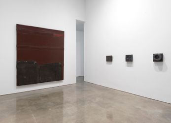 Exhibition view: Theaster Gates, Black Vessel, Gagosian, West 24th Street, New York (10 October 2020–23 January 2021). © Theaster Gates. Courtesy Gagosian. Photo: Rob McKeever.