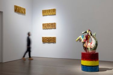 Exhibition view: Johan Creten, Strangers Welcome, Perrotin, New York (1 June–26 July 2024). © Johan Creten/ADAGP, Paris, and ARS, New York 2024. Courtesy the artist and Perrotin. Photo: Guillaume Ziccarelli.