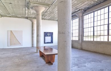Exhibition view: Lawrence Calver, Sink or Swim, Simchowitz DTLA, Los Angeles (18 August–8 September 2022). Courtesy Simchowitz.