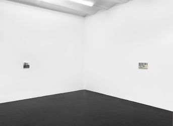 Exhibition view: Caleb Considine & Gili Tal, Galerie Buchholz, Cologne (17 November 2021—8 January 2022). Courtesy Galerie Buchholz Berlin/Cologne/New York.