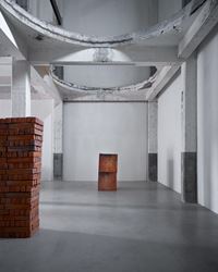 Exhibition view: Bosco Sodi, Sedimentos, Axel Vervoordt Gallery, Antwerp (1 September–17 November 2018). Courtesy Axel Vervoordt Gallery.