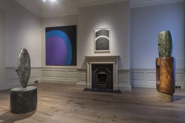 Exhibition view: William Turnbull, New Worlds, Words, Signs, Offer Waterman, London (29 September–3 November 2017). Courtesy Offer Waterman.