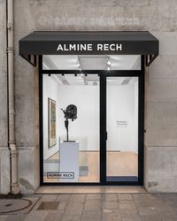 Exhibition view: Group Exhibition, Portraits / Abstraits, Almine Rech, Avenue Matignon, Paris (9 September–9 October 2021). Courtesy Almine Rech.