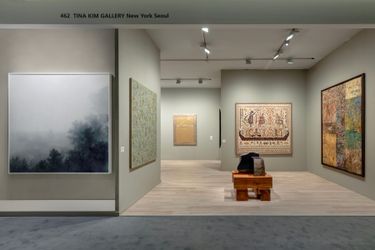 Tina Kim Gallery, TEFAF Maastricht (9–14 March 2024). Courtesy Tina Kim Gallery. Photo: Jitske Nap.
