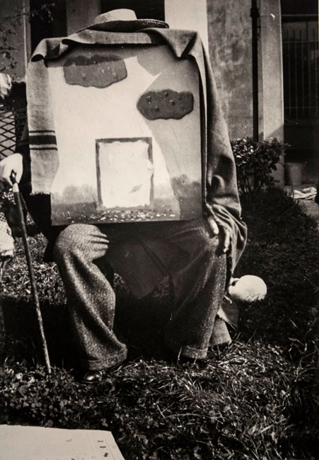 Variante de la photographie connue souds les titre “Dieu, le huitiéme jour” Bruxelles, Rue Esseghem, 1937. by René Magritte contemporary artwork