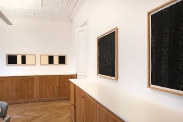 Exhibition view: Richard Serra, Backtstop, Galerie Lelong & Co., Rue de Téhéran, Paris (13 January– 12 March 2022). Courtesy Galerie Lelong & Co., Paris. 