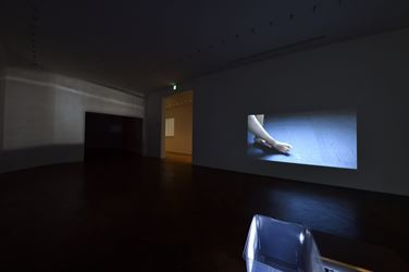 Exhibition view: Lee Kit, We used to be more sensitive, Hara Museum of Contemporary Art, Tokyo, (16 September–24 December 2018)). Courtesy the artist and ShugoArts.