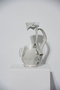 Frágil I by Julia Llerena contemporary artwork sculpture
