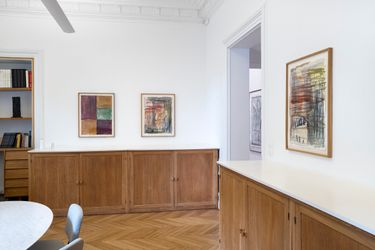 Exhibition view: Günther Förg, Peintures sur Canson, Galerie Lelong & Co., Rue de Téhéran, Paris (12 January–4 March 2023). © The Estate of Günther Förg. Courtesy Galerie Lelong & Co. Photo: Fabrice Gibert.  