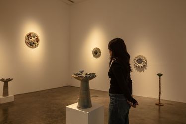 Exhibition view: Tessy Pettyjohn, With A Light in Everything, Silverlens, Milan (9 January–3 February 2023). Courtesy Silverlens.