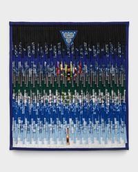 Triangle bleu – motif Cameroun sur fond bleu et gris by Abdoulaye Konaté contemporary artwork textile
