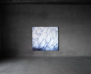 Exhibition view: Raimund Girke, Was weiss das Weiss, Axel Vervoordt Gallery, Antwerp (30 October 2021–29 January 2022). Courtesy Axel Vervoordt Gallery.