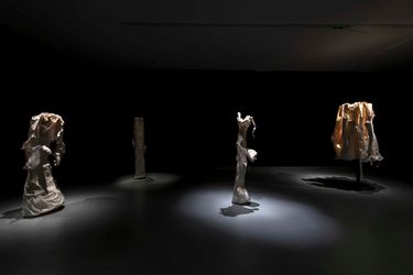 Exhibition view: Azade Köker, Murder of a Mannequin, Zilberman Gallery, Istanbul (7 September–4 December 2021). Courtesy Zilberman Gallery.
