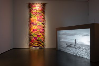 Exhibition view: Yee I-Lann, At the roof of the mouth, Silverlens, New York (8 September–5 November 2022). Courtesy Silverlens.