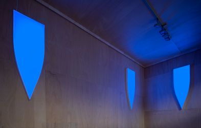 Exhibition view: Pamela Rosenkranz, Alien Blue, Sprüth Magers, Berlin (16 September–7 November 2023). Courtesy Sprüth Magers. Photo: Ingo Kniest.
