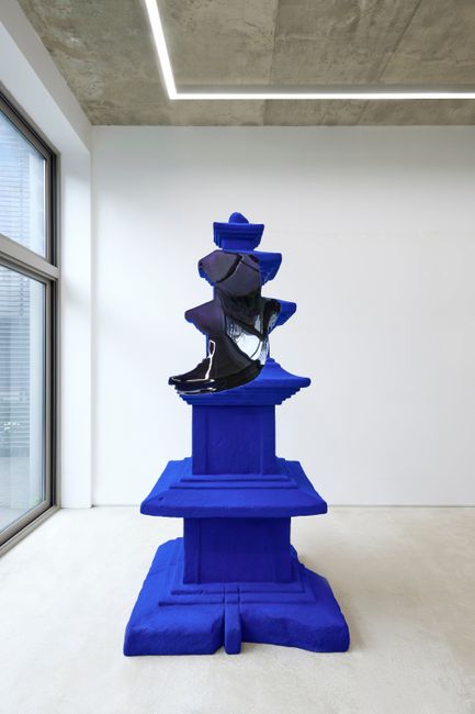 ½ؤ(مع)-Blue Pagoda by Gunwoo Shin contemporary artwork