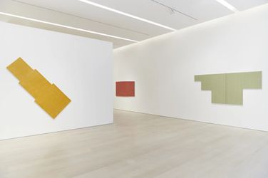 Robert Mangold, Plane Structures, Pace Gallery, West 25th Street, New York (6 May–11 June 2022). Courtesy Pace Gallery.