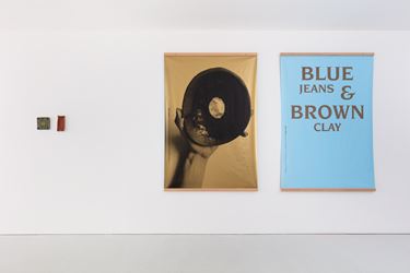 Exhibition view: Group Exhibition, Blue Jeans & Brown Clay, Kate MacGarry, London (3 December 2020–24 April 2021). Courtesy Kate MacGarry, London. Photo: Angus Mill.