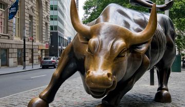 Arturo Di Modica Negotiated a $12m Platinum Bull, Says Dealer